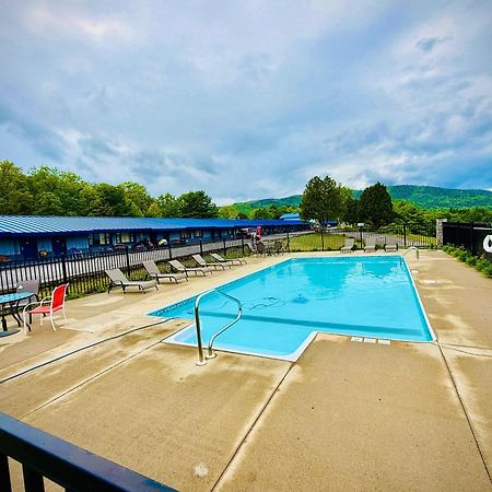 Travelodge By Wyndham Lake George Ny Exteriér fotografie