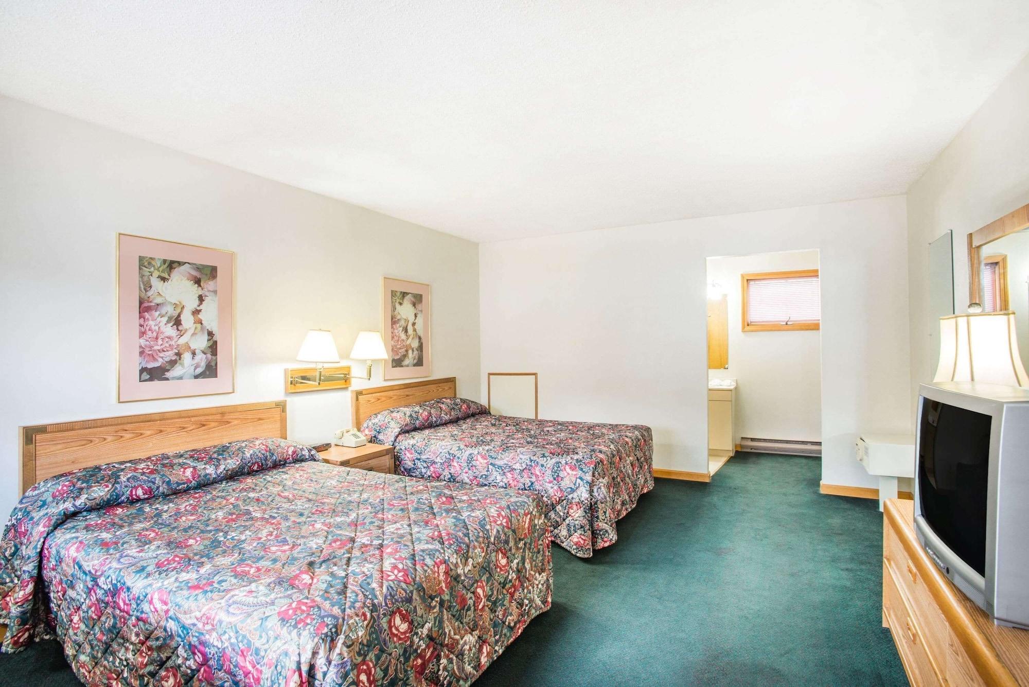Travelodge By Wyndham Lake George Ny Exteriér fotografie